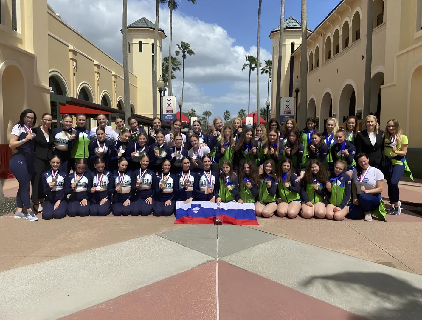 Slovenian cheerleading delegation in Orlando